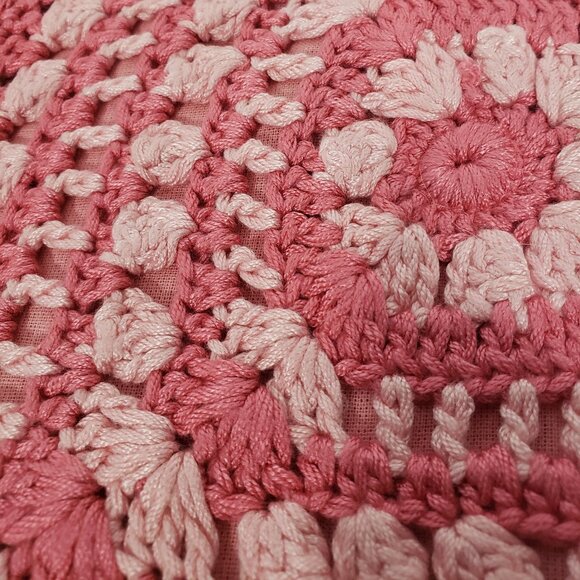 NWT  Handmade Knitted Pink Grannysquare Pillow Sham Cover  18" square - Picture 3 of 7